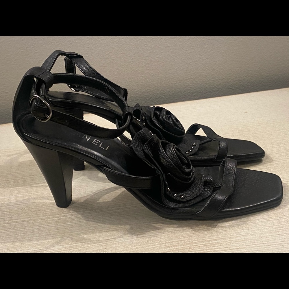 🌹 VanEli Black Leather Flower Heel Sandals Statement Heels 7N - Picture 5 of 9